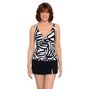 NWT!!! Black and White Wrap Bar Harbour tankini top!!! Bathing suit top! Swim!